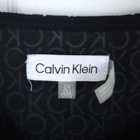 Calvin Klein Plus Size Long Sleeve Monogram All Over Print Blouse - Picture 7 of 7